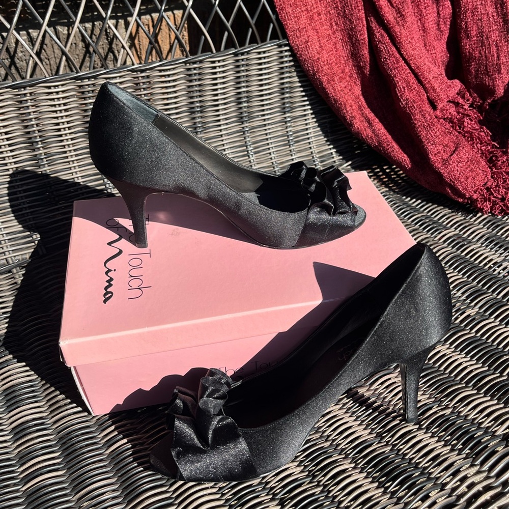Nina Black Satin Ruffle Heels | Size 8